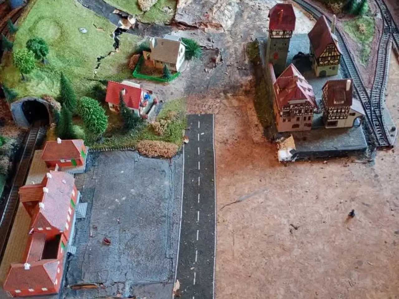 Billede 4 - Marklin Tog m. landskab.