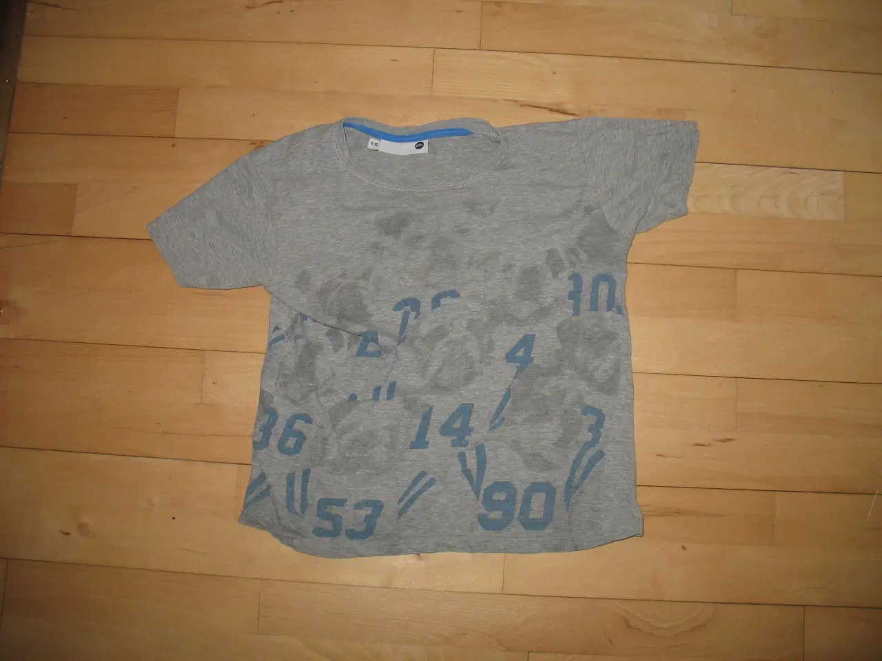 Billede 1 - T-Shirt Str. 152 12år