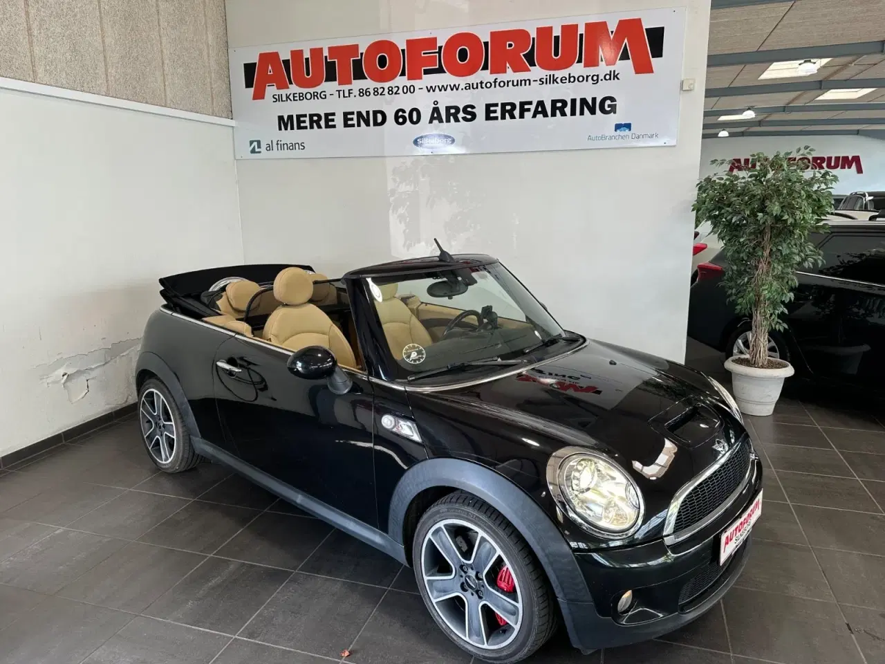 Billede 2 - MINI Cooper S 1,6 JC Works Cabriolet