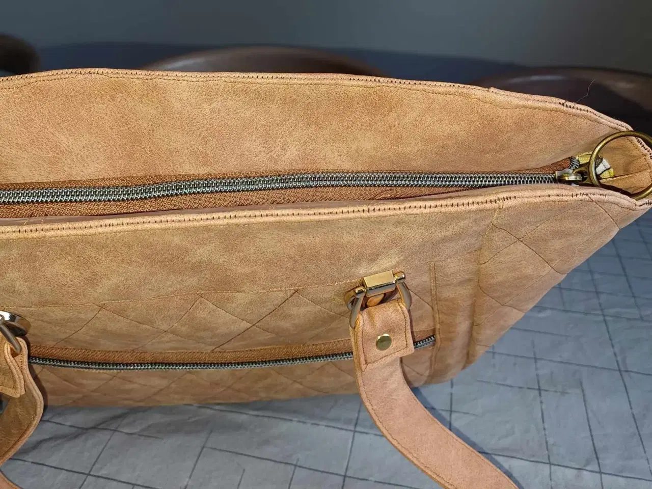 Billede 4 - Dametaske i kunstlæder, m watherpoof canvas indv