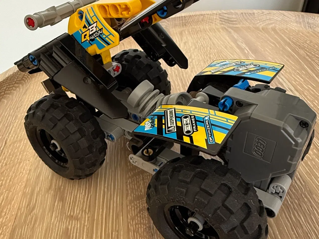 Billede 1 - LEGO Tecnic firehjulscrosser model 42034