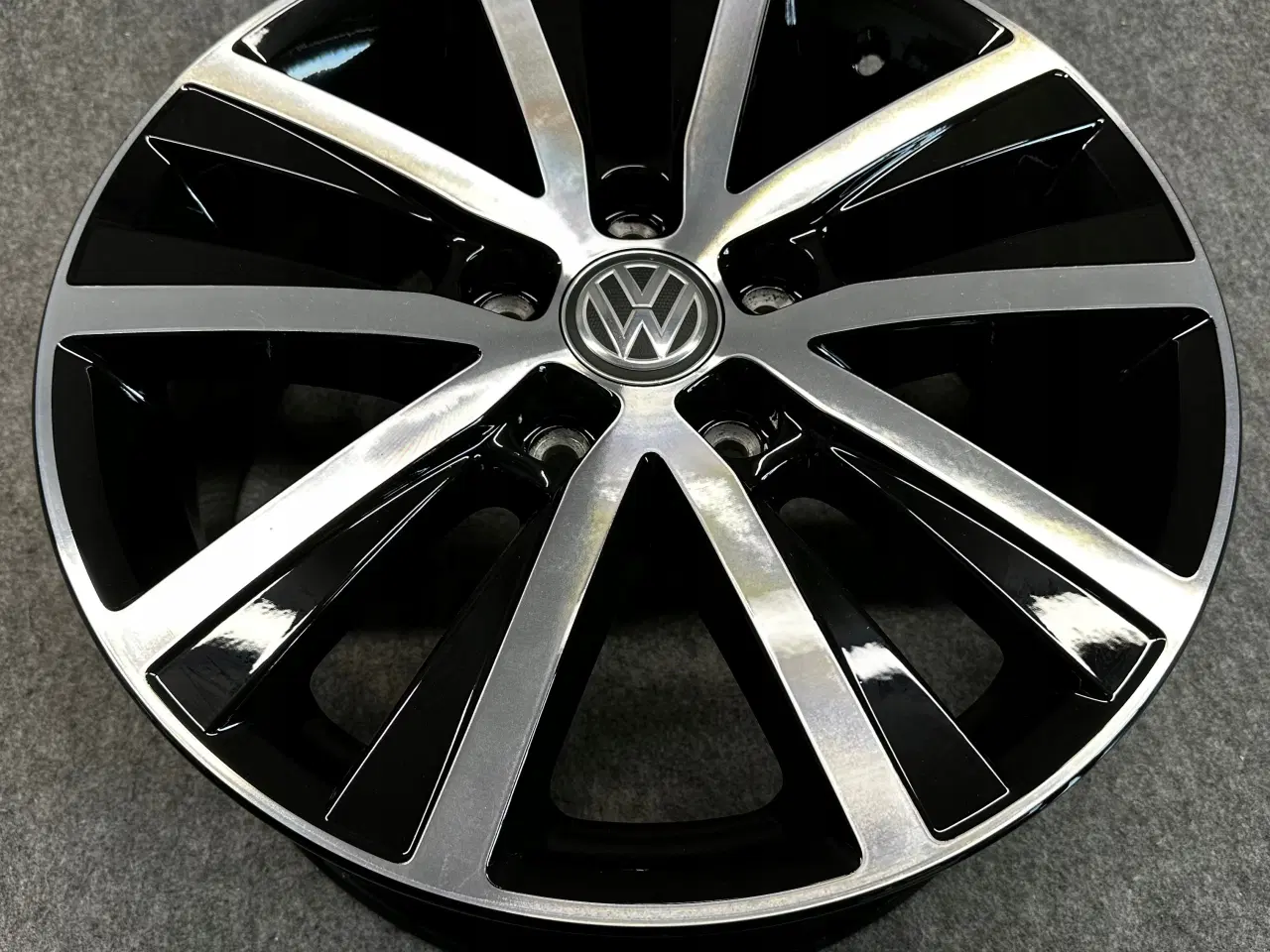 Billede 1 - VW T6 MULTIVAN CARAVELLE 7.0" x 17" 5x120 ET 55