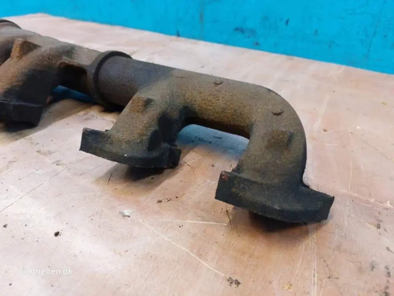 Billede 4 - Ford 2715E Udstødningsmanifold 86110705