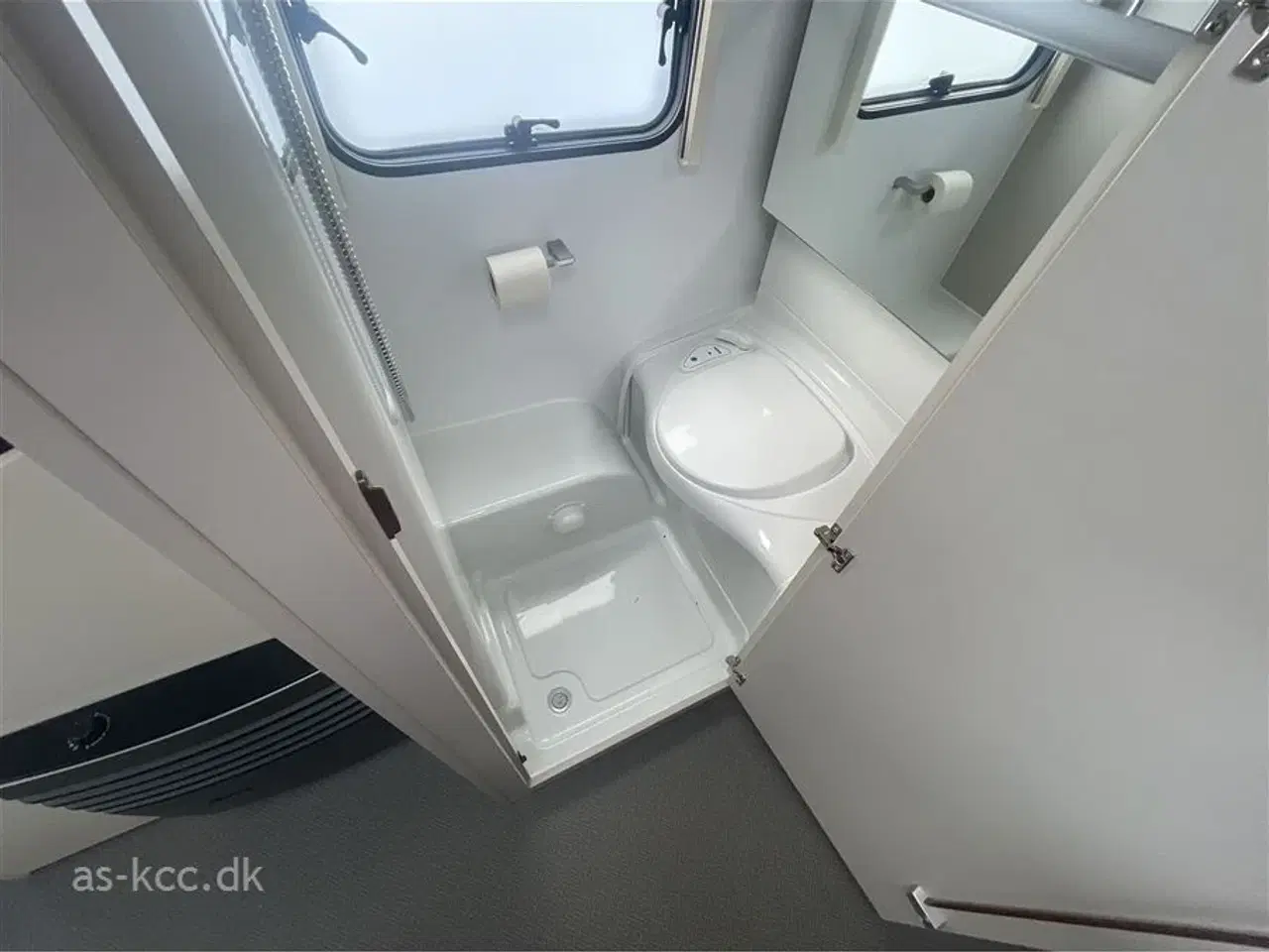 Billede 16 - 2022 - Adria Adora 613 UL   Adria Adora 613 UL årgang 2022 5 sovepladser, 6 siddepladser Isabella Penta fortelt 3,5 m. SÆLGES FOR KUNDE