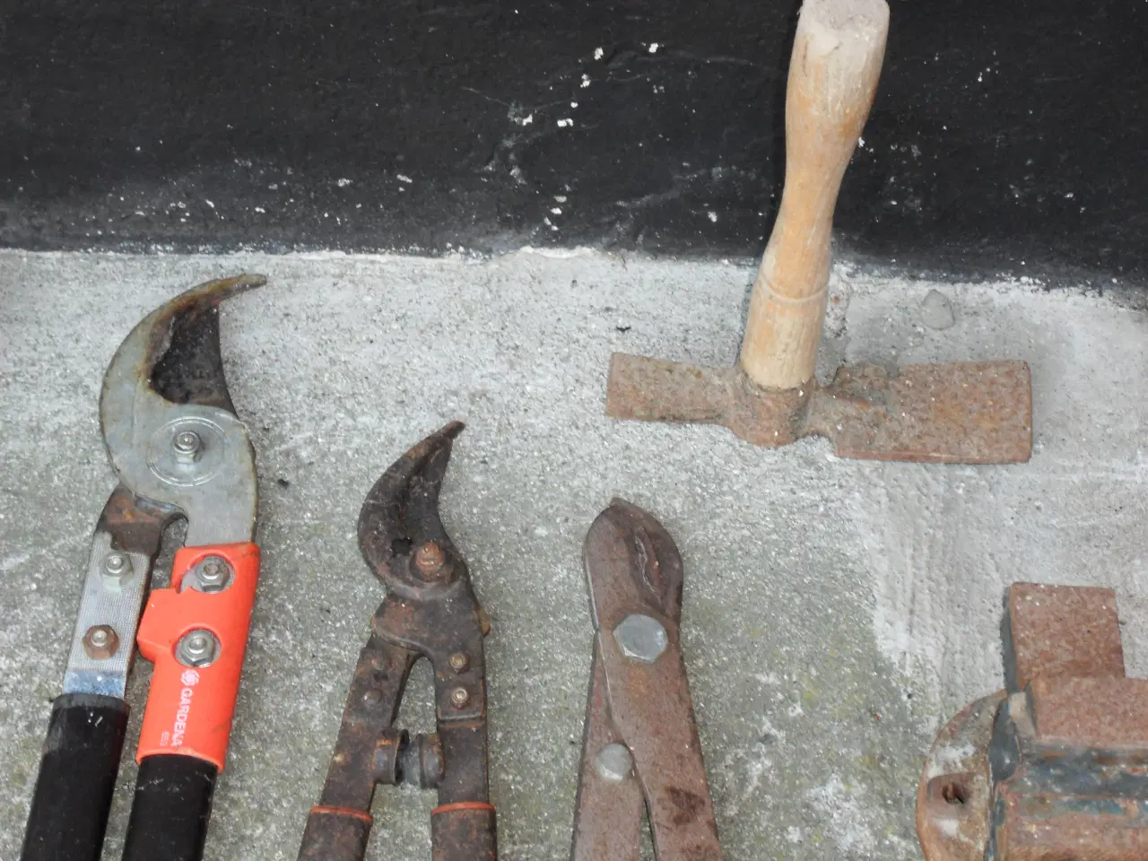 Billede 2 - HÆKKESAKSE OG GRENSAKSE i pæn og ren stand