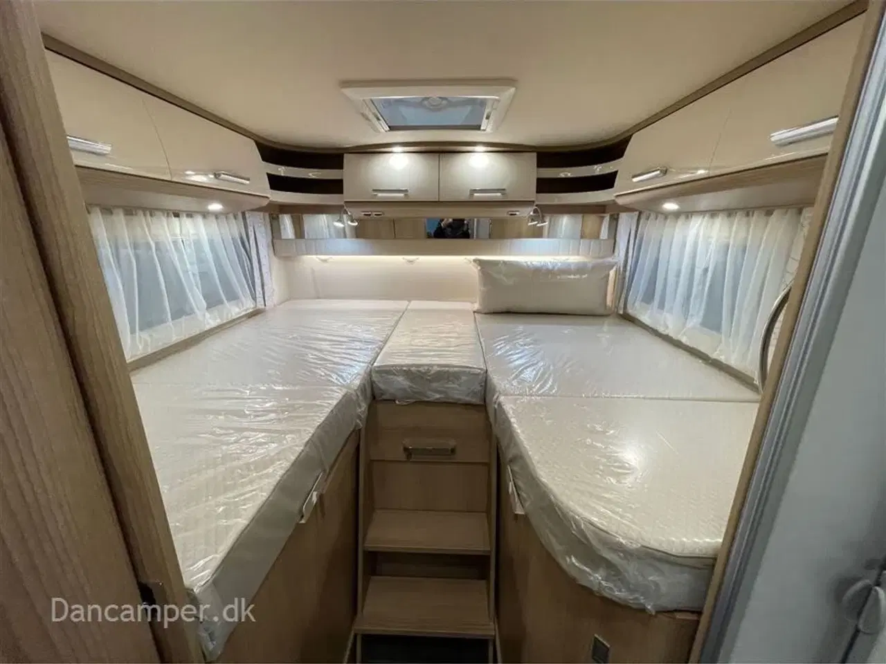 Billede 33 - 2026 - Carthago c-tourer I 145 LE   Design og komfort når det er bedst! MERCEDES 170 Hk, 9-trin aut.gear, adaptiv fartpilot,  4,2/4,5 tons totalvægt