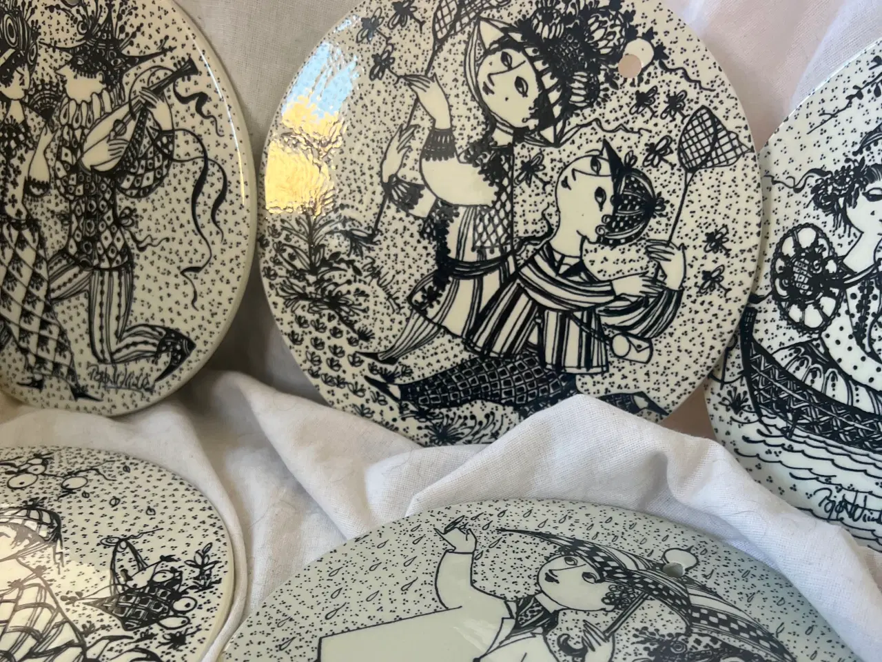 Billede 2 - Bjørnvinblad platter 