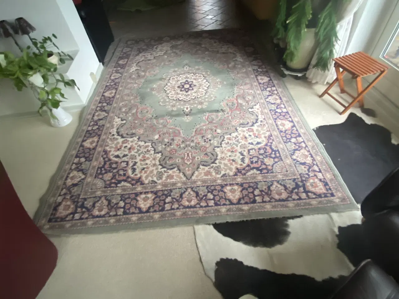 Billede 2 - Tæppe til under spisebord 