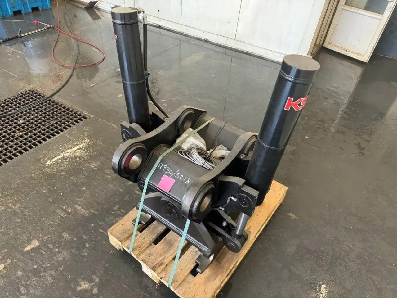 Billede 2 - [Other] Power Tilt fæste S80 til Liebherr R930