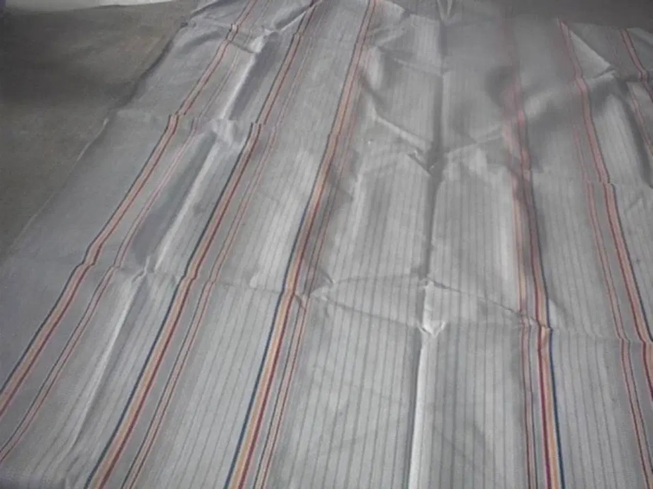 Billede 3 - Gulvtæppe til Fortelt.