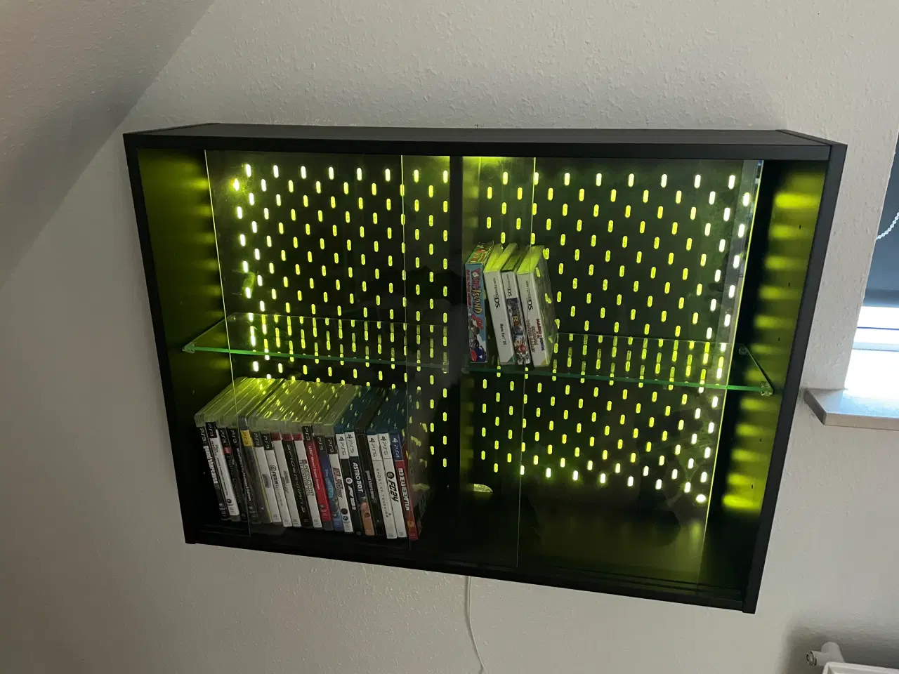 Billede 7 - Vitrineskab - perfekt til stue eller gamerværelset