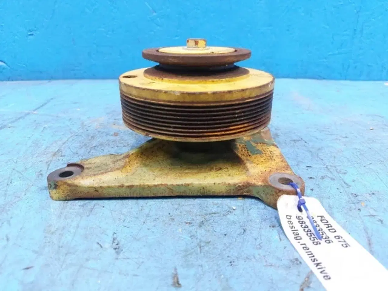 Billede 10 - Ford 675 Beslag Remskive 9833536