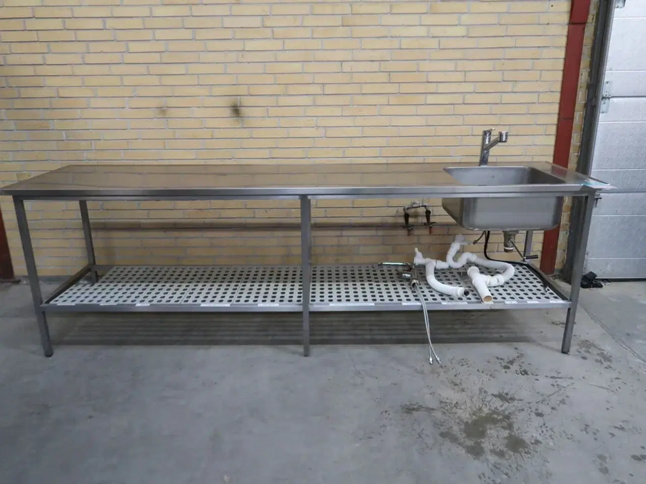 Billede 1 - Rustfri stålbord med vask & underhylde