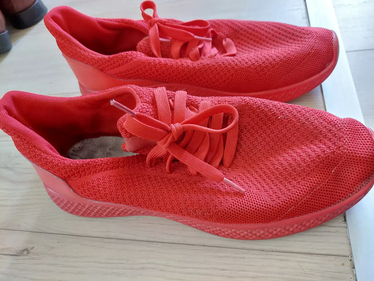 Billede 2 - fritid rød farve sko str., 45