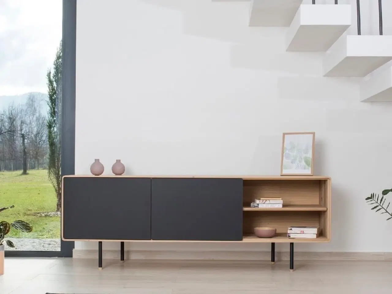 Billede 1 - Tv møbel i moderne design 
