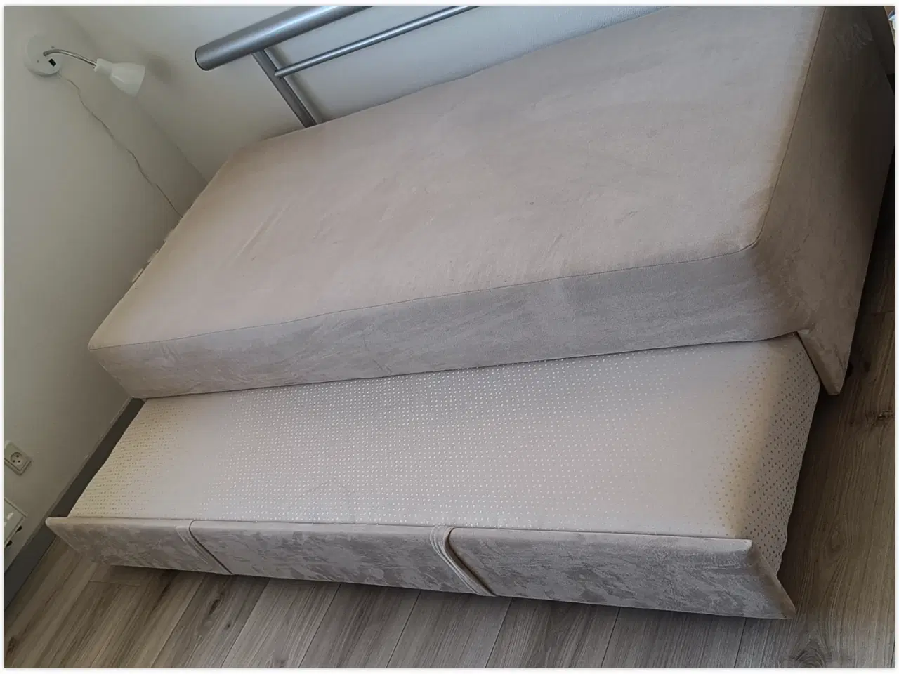 Billede 4 - Kvalitets sovesofa med fjedre