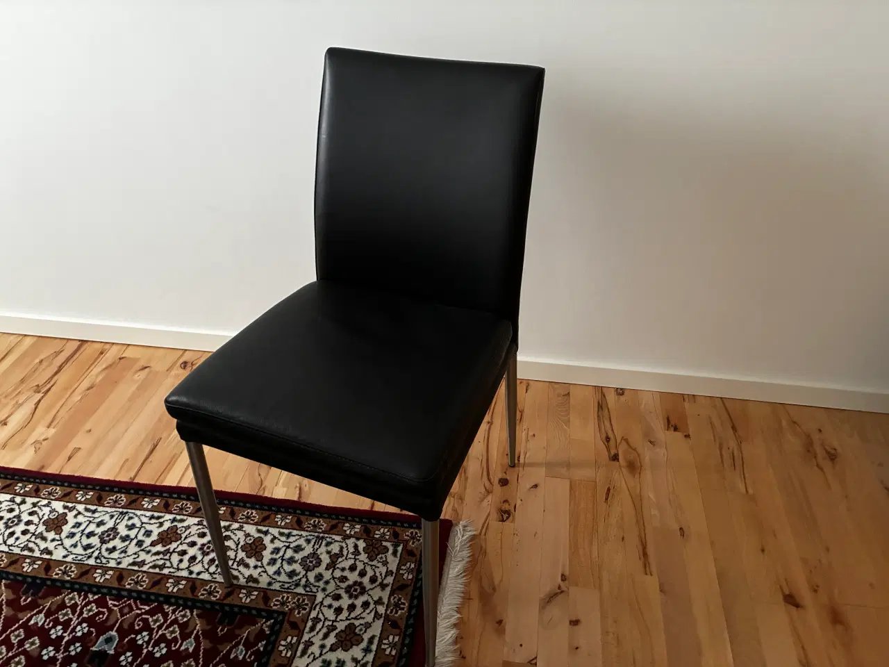 Billede 4 - Spisebord ø120 - 210 cm, evt. med 6 stole