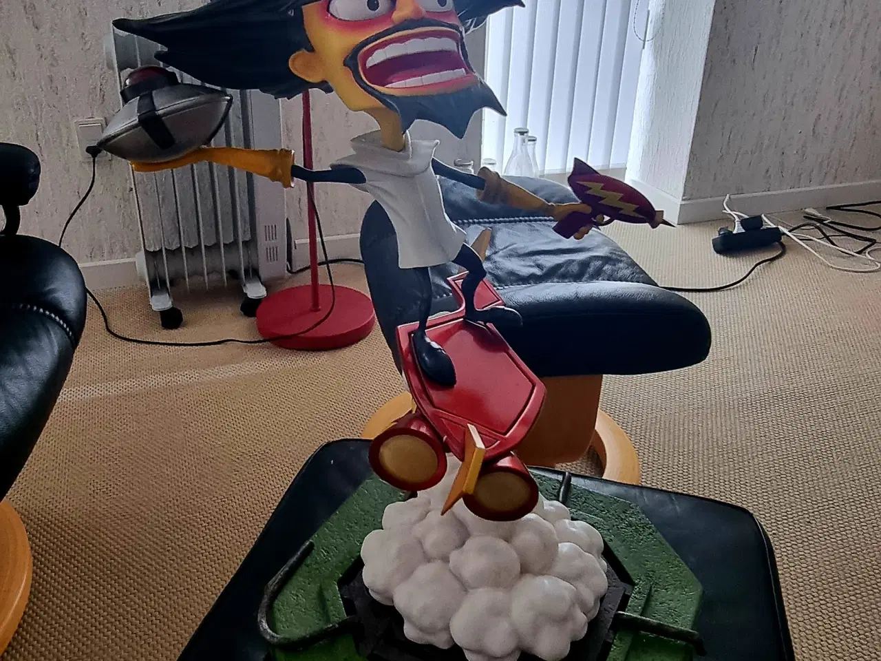 Billede 1 - Dr. Neo Cortex - 55 cm. høj. Original emballage 