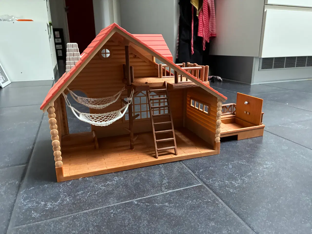Billede 4 - Sylvanian træhytte med terrasse