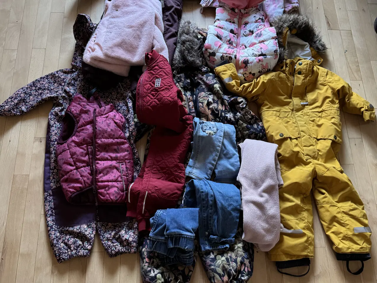 Billede 3 - Pigetøj og flyvedragt 