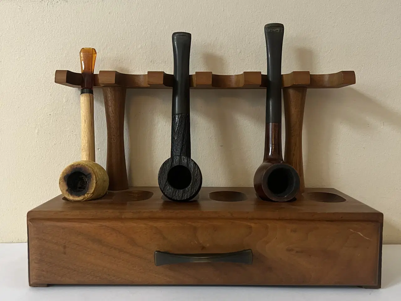 Billede 4 - Smukt gammelt pibestativ i træ 