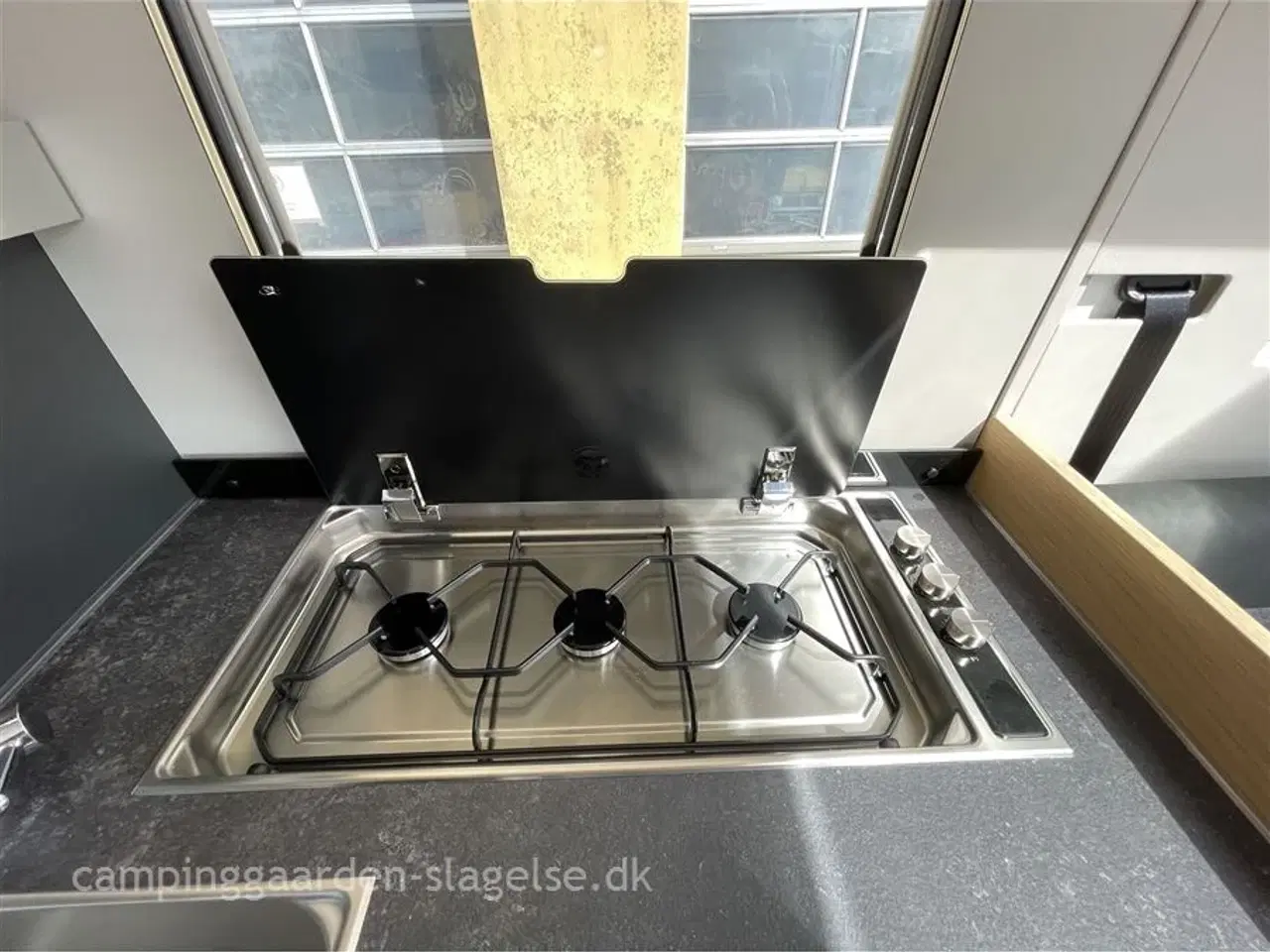 Billede 14 - 2023 - Adria Coral Plus 670 DL   AUTOMATGEAR - NEDSAT KR 136.568,-