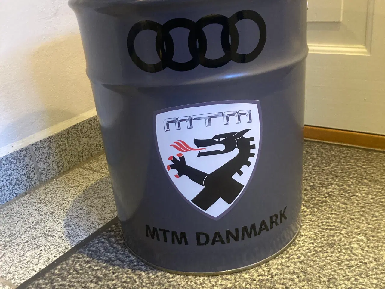 Billede 3 - Audi skraldespand - onebyschmidt - olietønde 