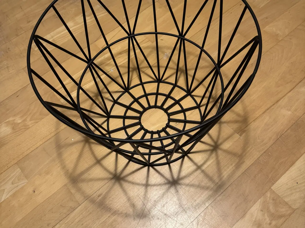 Billede 2 - Ferm Living kurv i sort