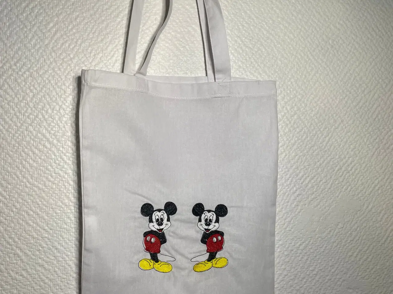 Billede 1 - Økologisk taske, med Mickey Mouse broderi;) 