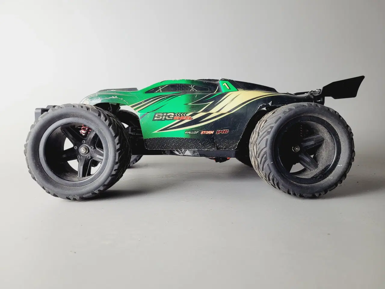 Billede 4 - 🚀 Hurtig RC Bil "Storm Speed" 