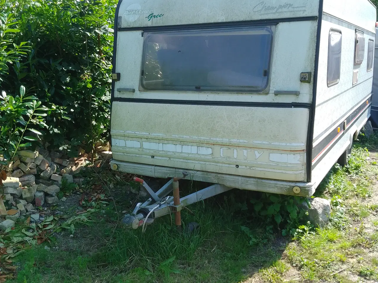 Billede 2 - gammel camping vogn uden plader