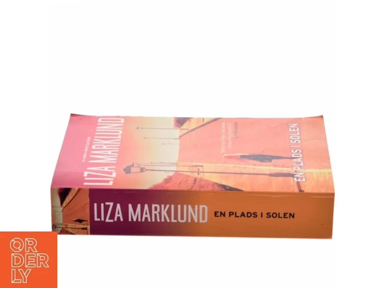 Billede 2 - En plads i solen : krimi af Liza Marklund (Bog)
