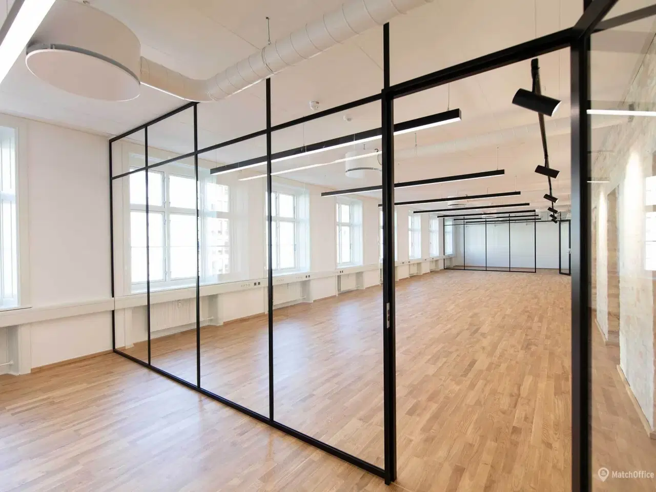 Billede 4 - Nyrenoveret kontorlejemål med adgang til fælles kantine og mødecenter - 2 min. gang fra Vesterport Station.