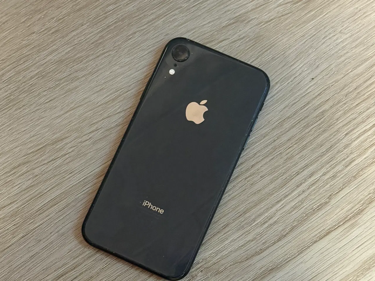 Billede 2 - Jeg sælger en iPhone XR – 64GB i sort.