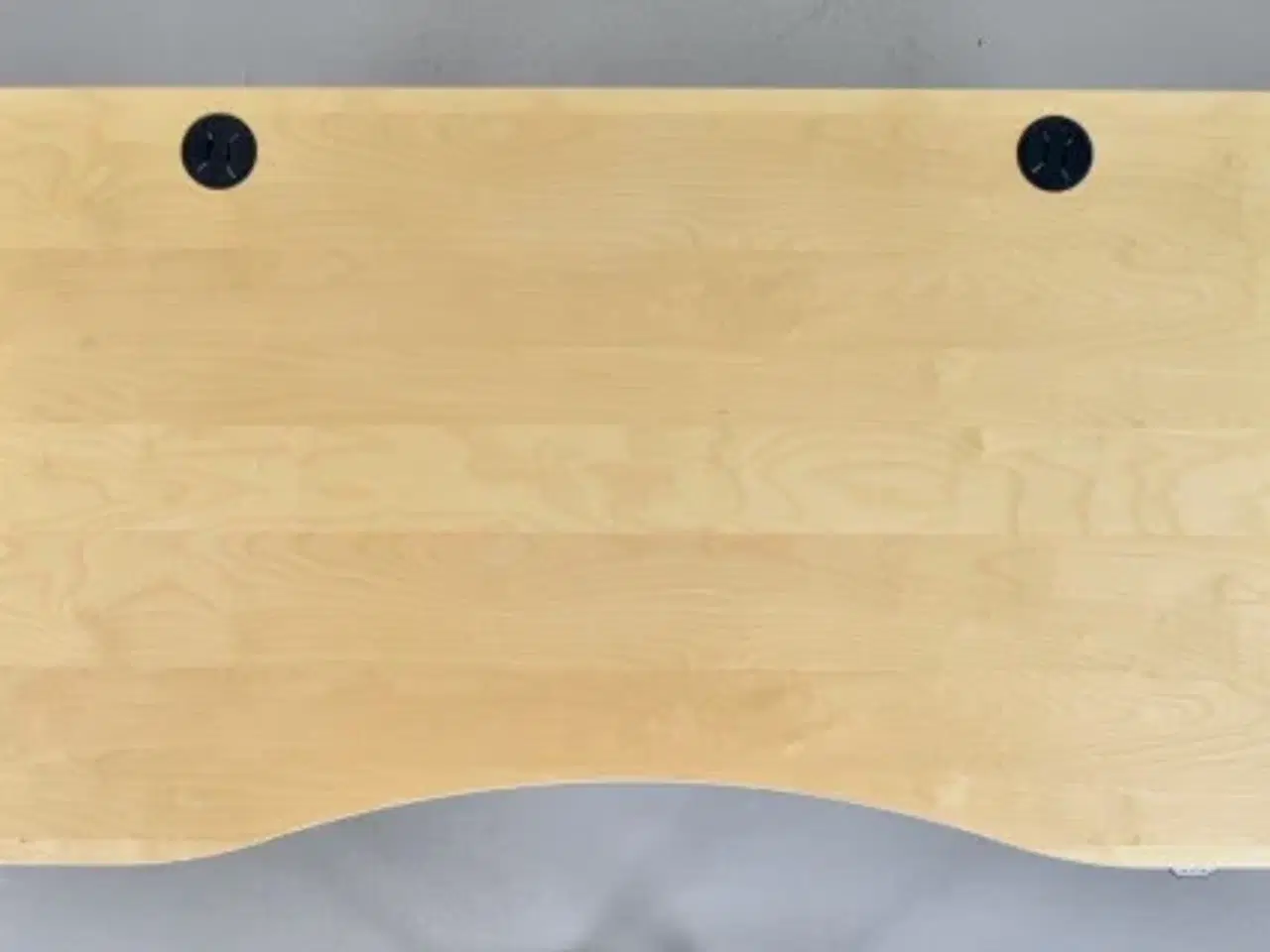 Billede 5 - Kinnarps hæve-/sænkebord med mavebue, 160 cm.