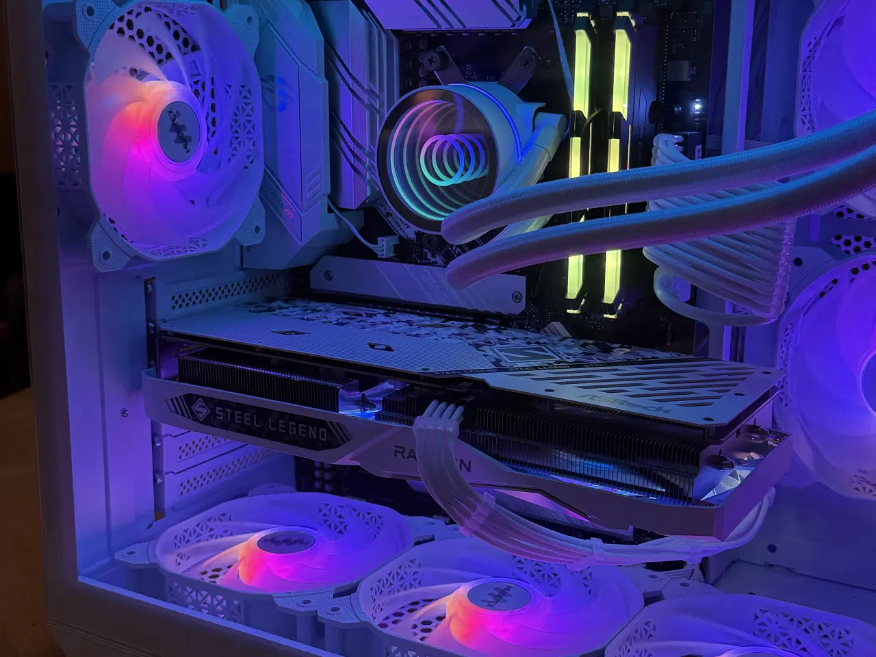 Billede 2 - Hvid Gaming PC – RX 7600 & Ryzen 7