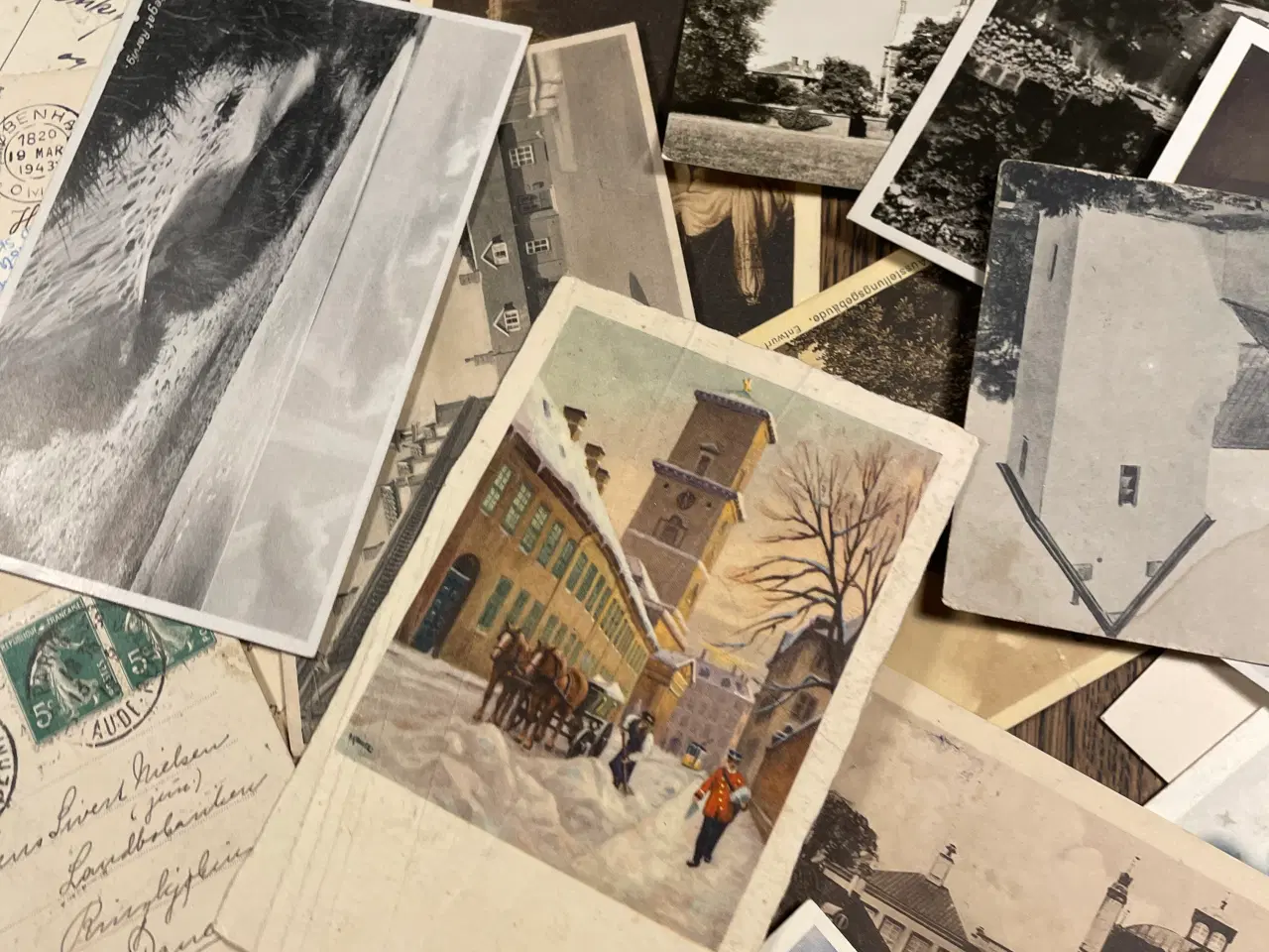 Billede 9 - Gamle postkort med frimærker.