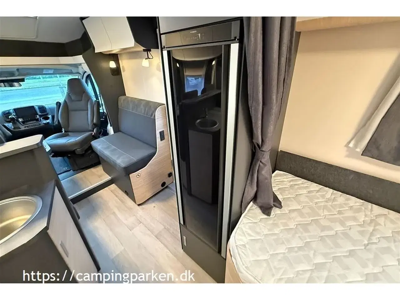 Billede 6 - 2024 - Hobby Optima De Luxe T70 GE aut.   Næsten ny Hobby autocamper med enkeltsenge