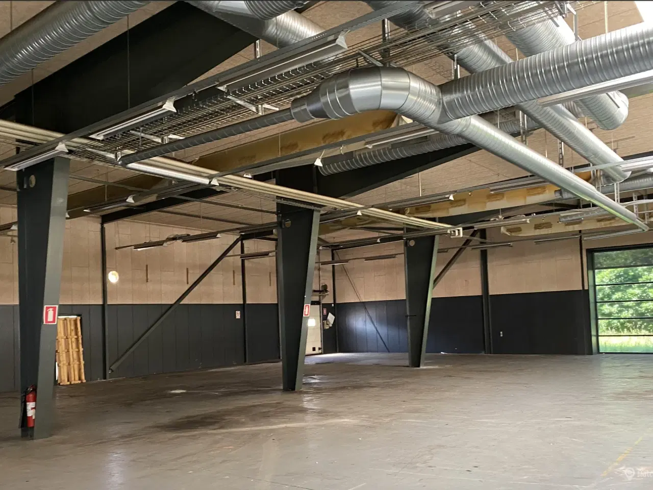 Billede 1 - lager + kontor