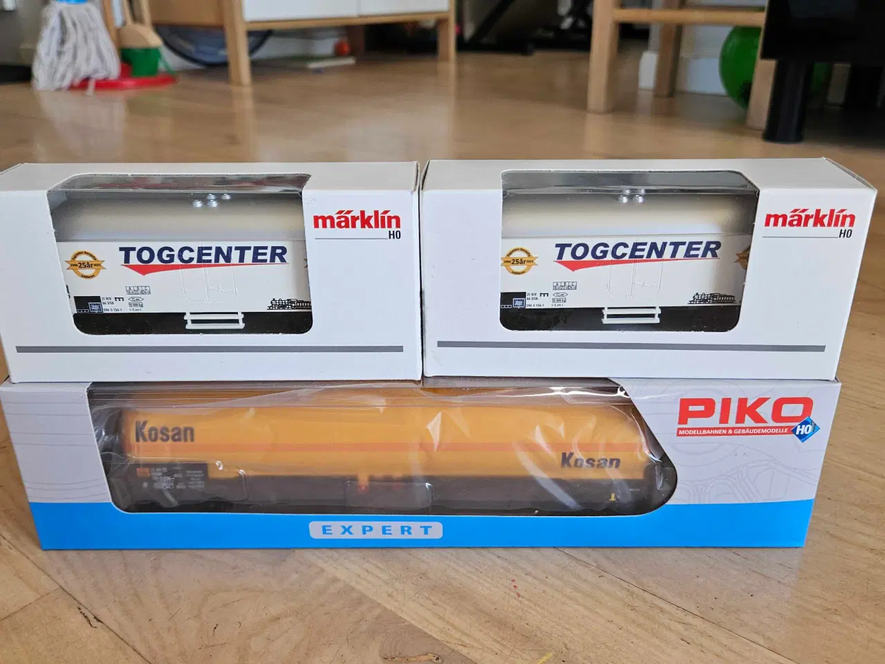 Billede 1 - Piko trykgas godsvogn og 2 Märklin kølegodsvogne