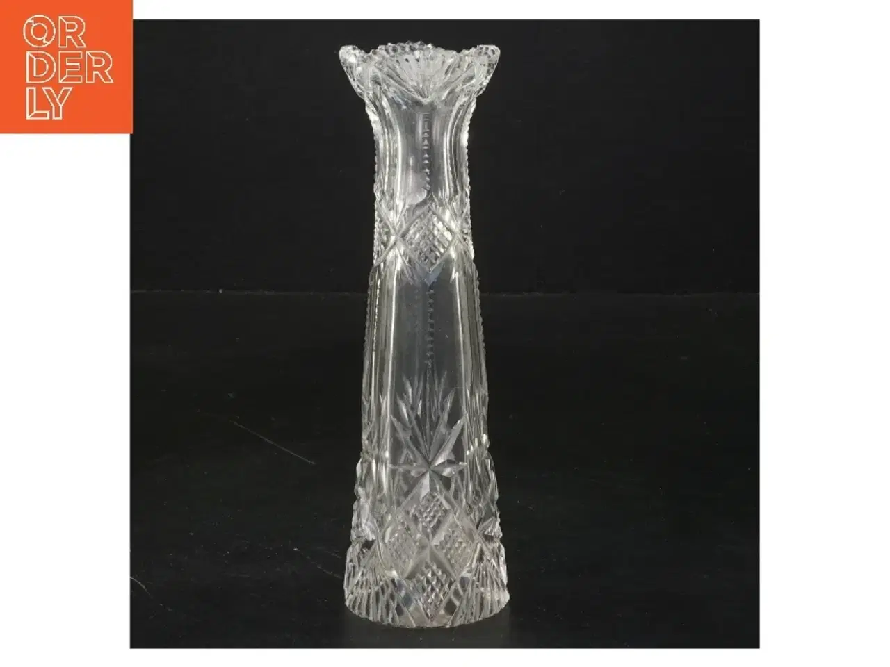 Billede 1 - Glasvase med indgraveret mønster (str. 17 cm)
