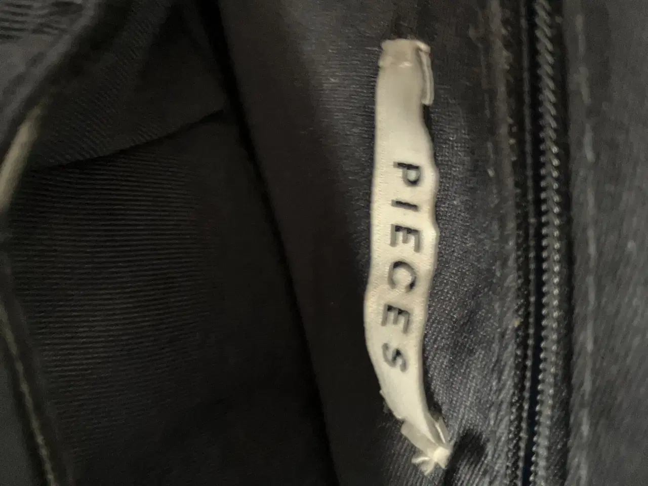 Billede 3 - Pieces sort læder taske stor model