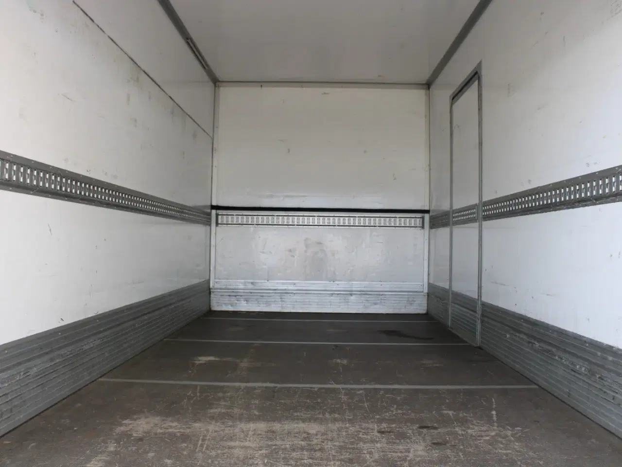 Billede 12 - Iveco Daily 2,3 35S14 Alukasse m/lift AG8