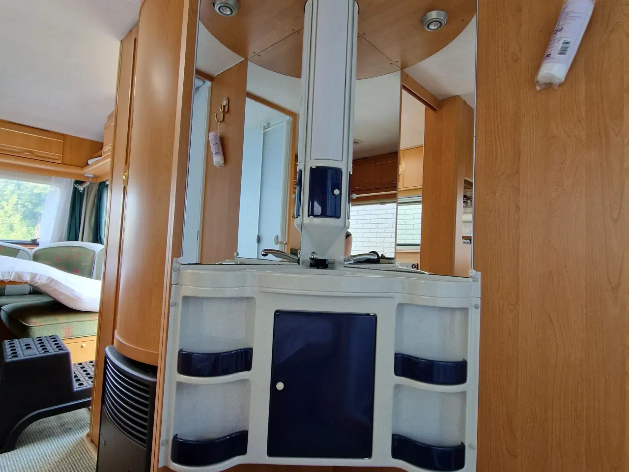 Billede 11 - Adria Unica 502 UP. Totalvægt 1200 kg.
