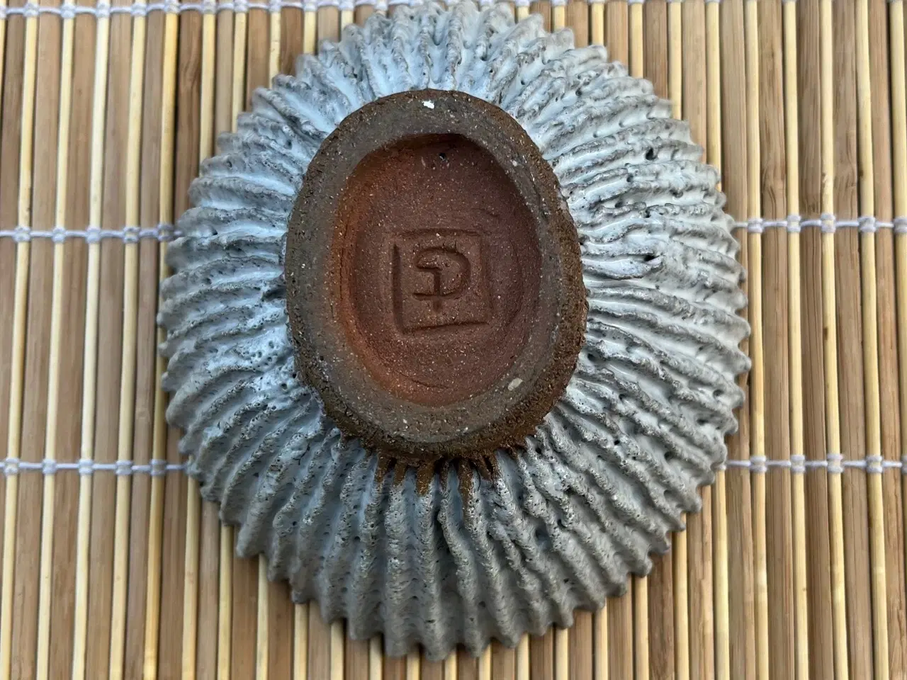 Billede 4 - Skulpturel Unika Stentøjsskål af Conny Thim (CT)