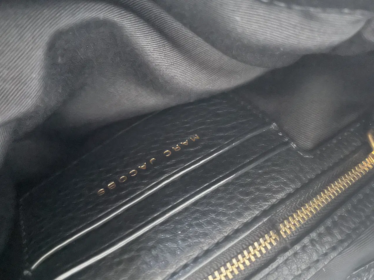 Billede 8 - Marc Jacobs sort skuldertaske 