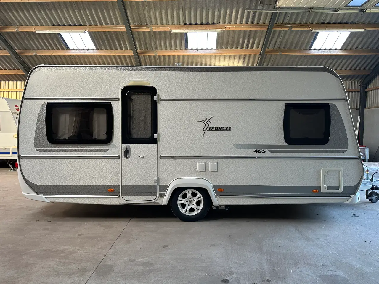 Billede 1 - Fendt 465 Tendenza SFB – Vogn proppet med udstyr