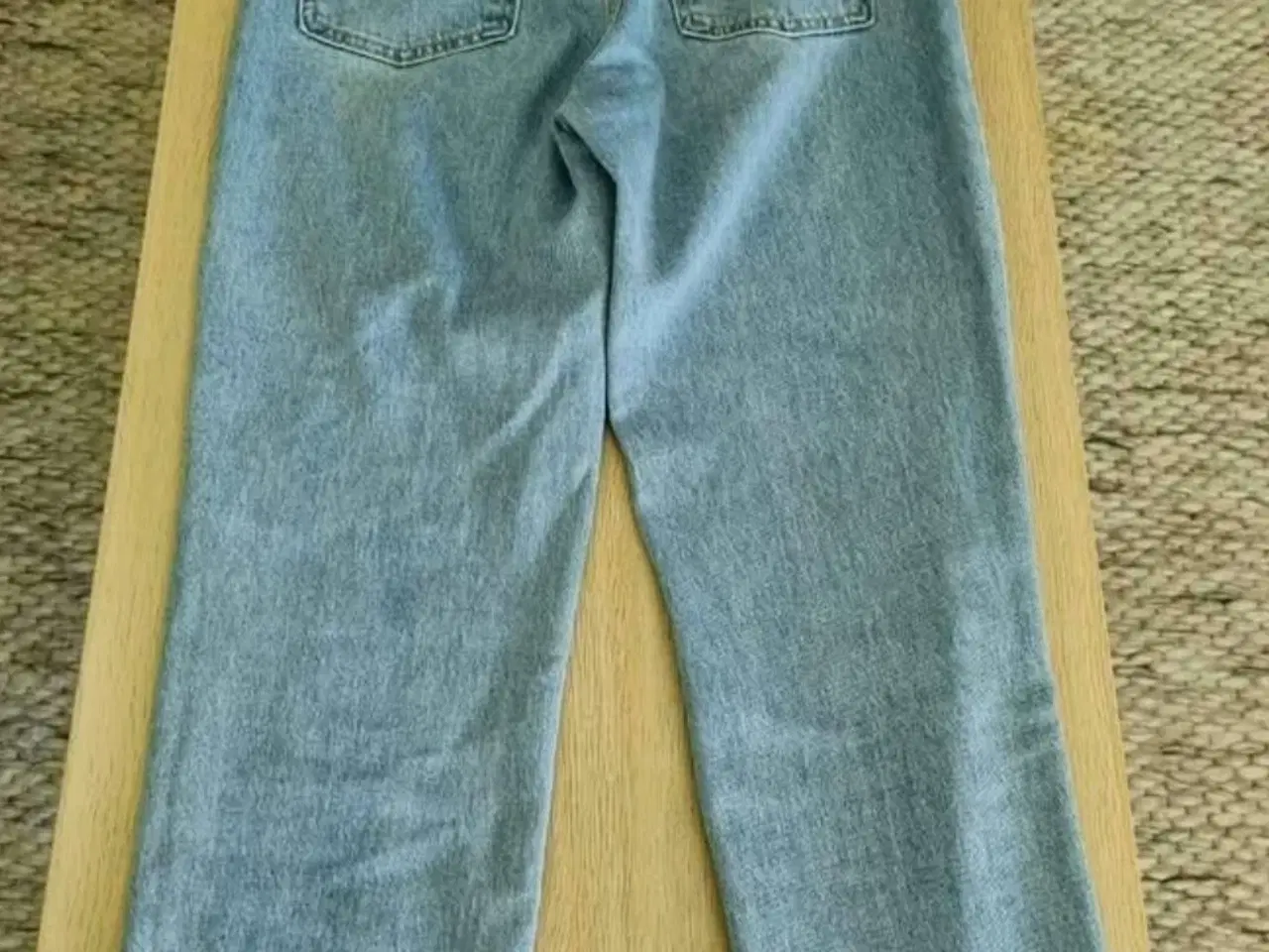 Billede 2 - Wide High Jeans fra Hennes og Mauritz.  Str 40