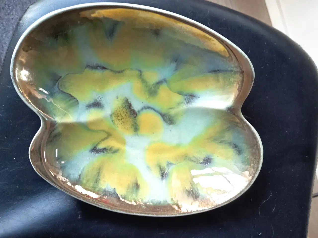 Billede 3 - Flot nyreformet vintage kage/slikfad