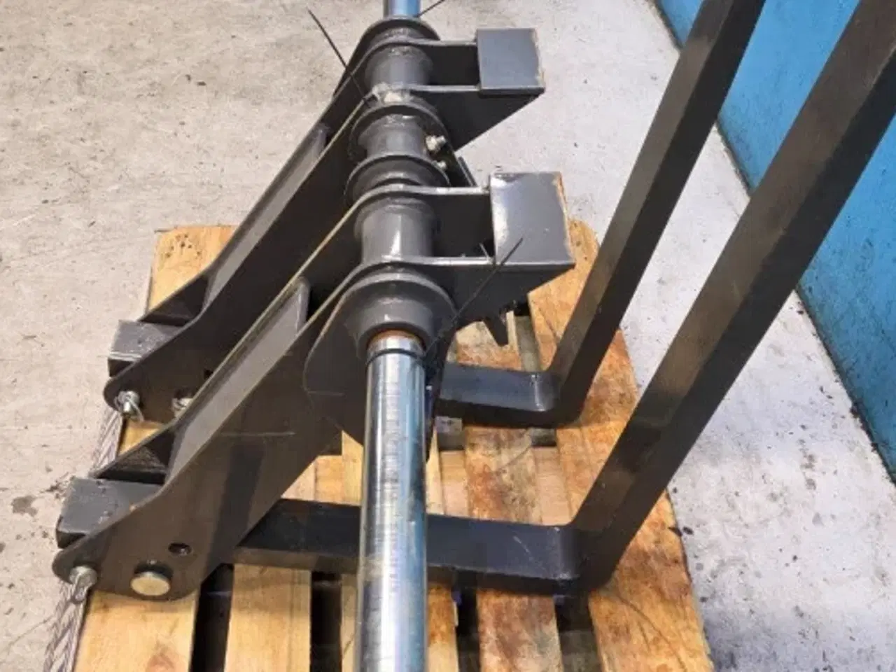 Billede 13 - New Holland B115C Pallegafler Kit 87310367